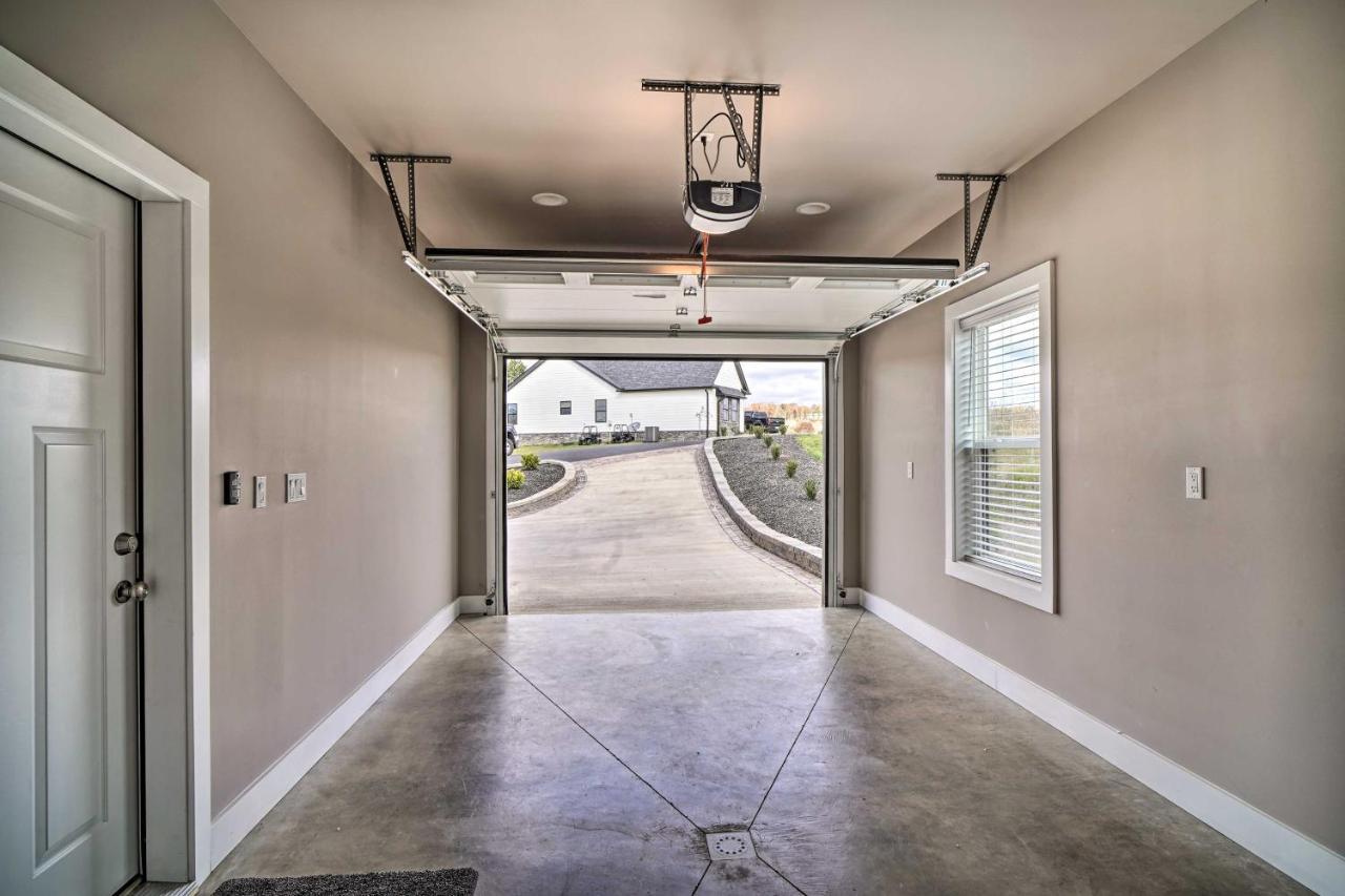 Spacious Sevierville Home With Hot Tub! Exterior photo