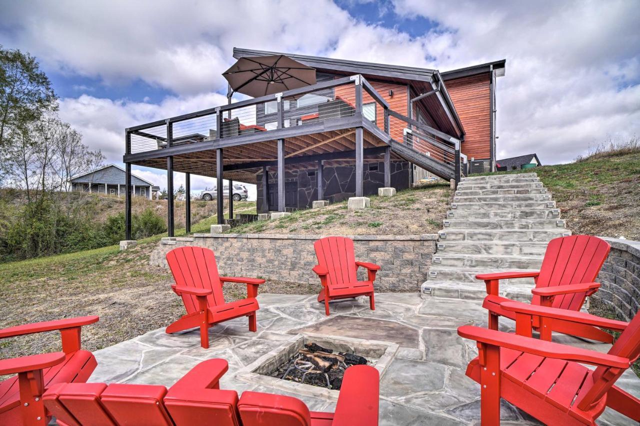 Spacious Sevierville Home With Hot Tub! Exterior photo