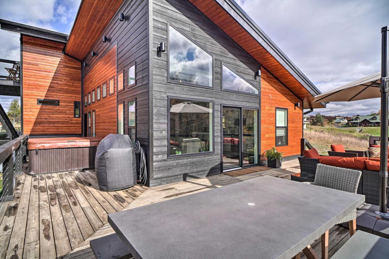Spacious Sevierville Home With Hot Tub! Exterior photo