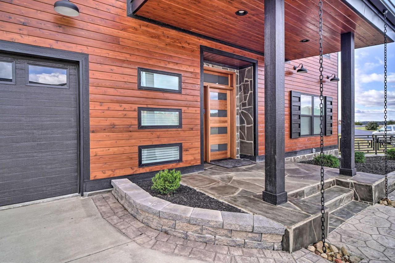 Spacious Sevierville Home With Hot Tub! Exterior photo